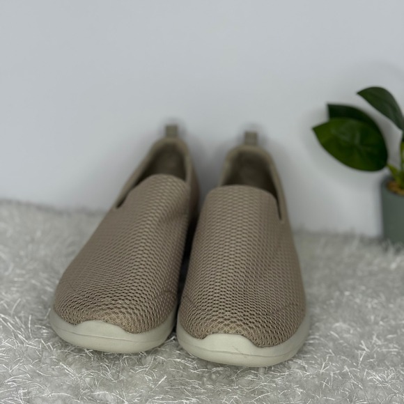 Skechers GOwalk Max Tan Mesh Slip On Sneakers Shoes Women's Size 9 - Picture 3 of 9